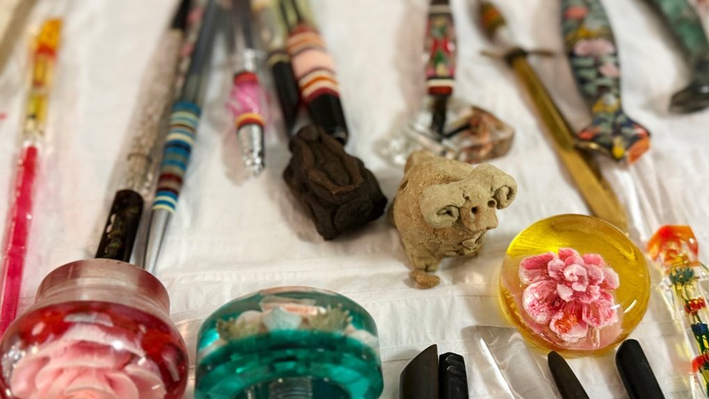 Detail der Arbeit «Radical Hope» von Anna Jermolaewa