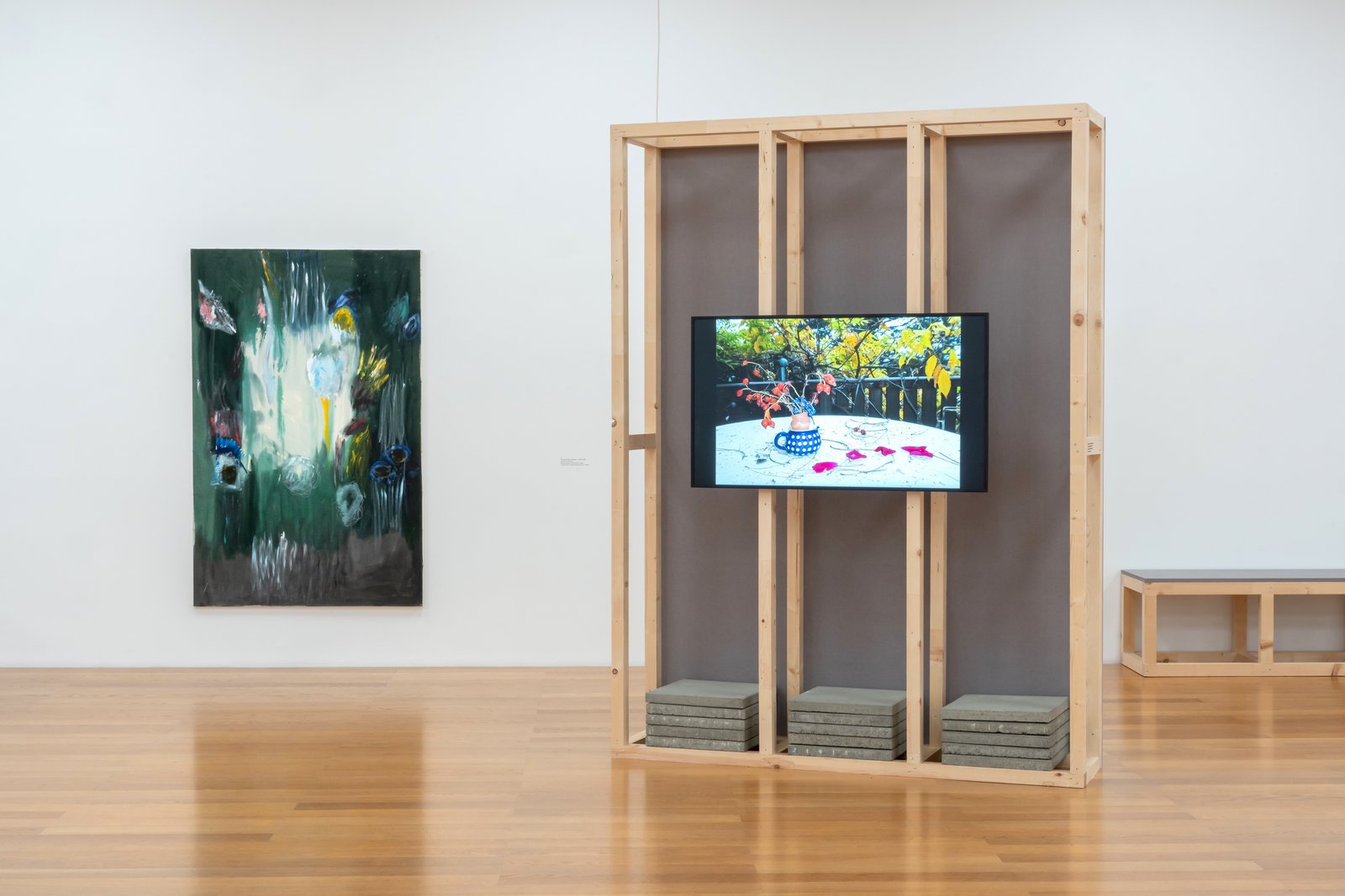 Ansicht der Ausstellung «Im Kontext der Sammlung: Evi Kliemand. Übers Wasser gehen»