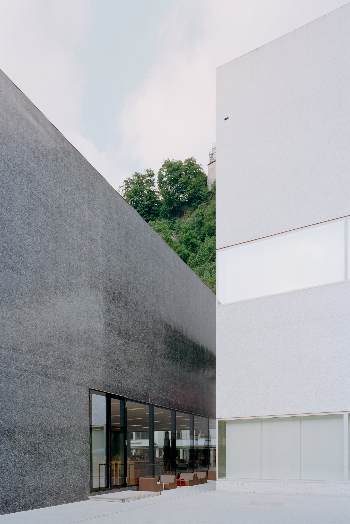 Kunsmuseum und Hilti Art Foundation Gebäude Seitenansicht