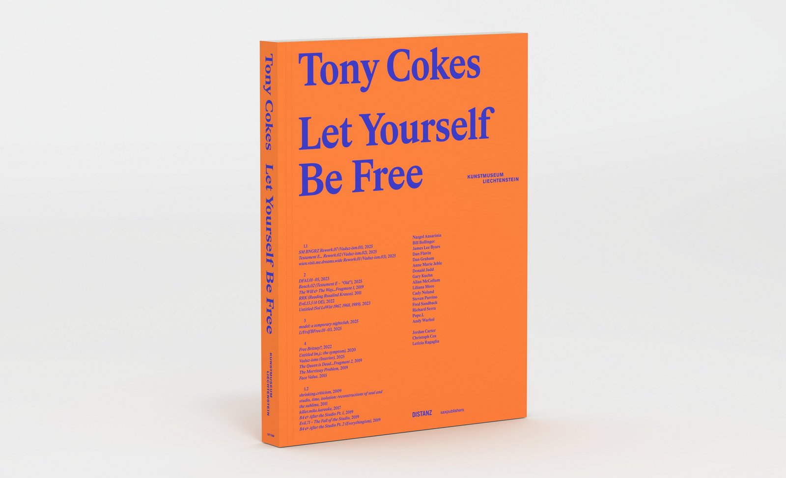 Die Publikation «Tony Cokes. Let Yourself Be Free» in einer von unzähligen Farbvarianten