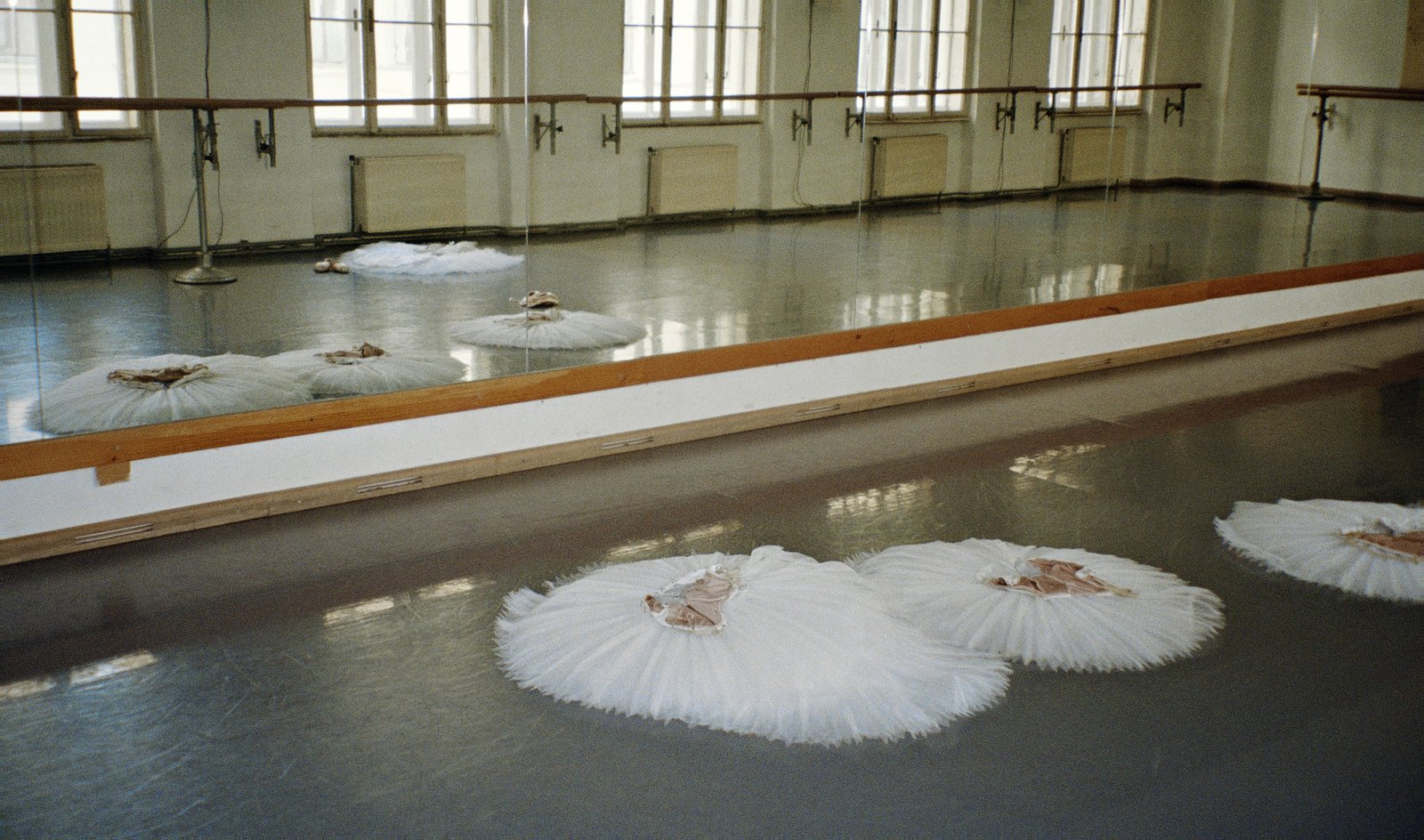 Artwork by Anna Jermolaewa: "Rehearsal", 2024