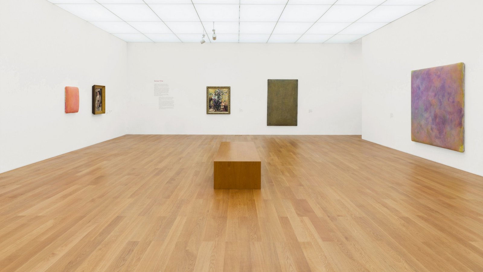Ansicht verschiedener Arbeiten in der Ausstellung