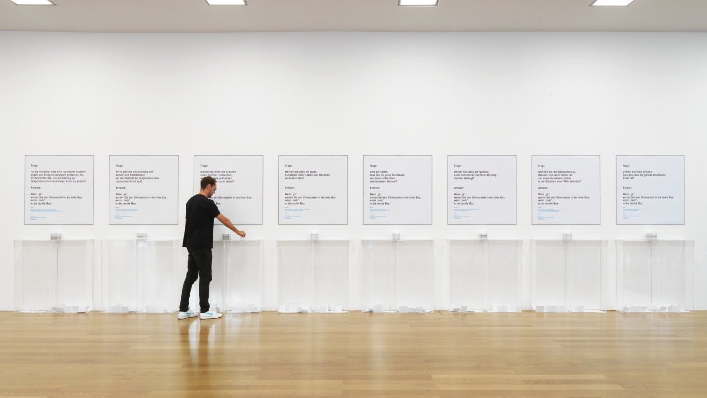 Ansicht verschiedener Installationen und Arbeiten