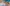 Kind gestaltet mit Alufolie und Bastelmaterialien